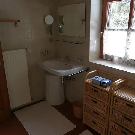 Dreibubenhaus. *