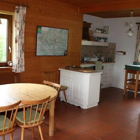 Dreibubenhaus. *